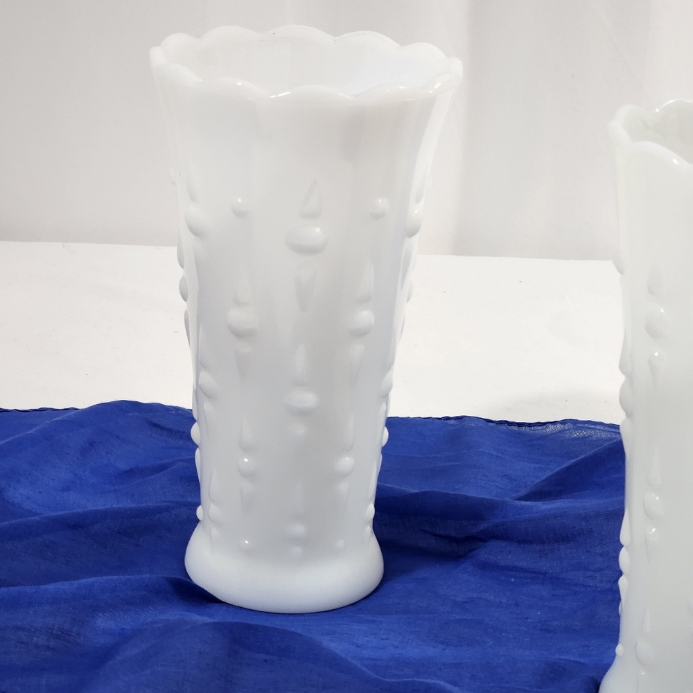 Anchor Hocking Dots & Arrows Vase with Scallop Rim